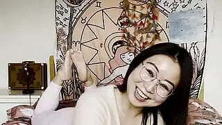 Ersties: Süßes chinesisches Mädchen war überglücklich, ein Masturbationsvideo für uns zu machen