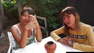 波兰色情片 - 年轻亚洲女孩在泰国度假时被操